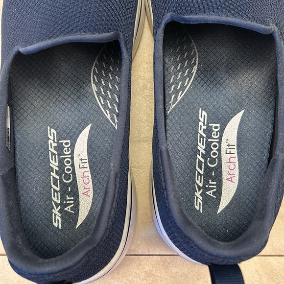 Skechers navy arch fit slip on shoes - Picture 5 of 7